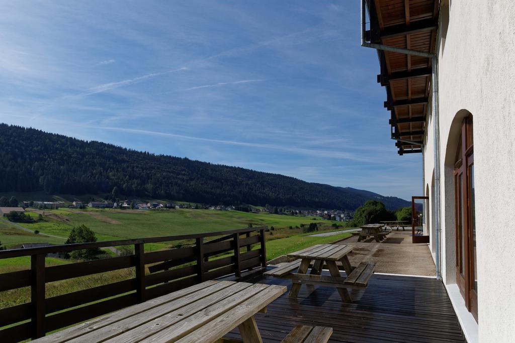 Hotel Club Le Risoux Bois-dʼAmont Exterior foto