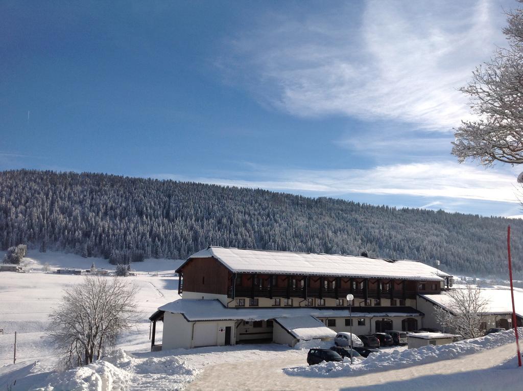 Hotel Club Le Risoux Bois-dʼAmont Exterior foto