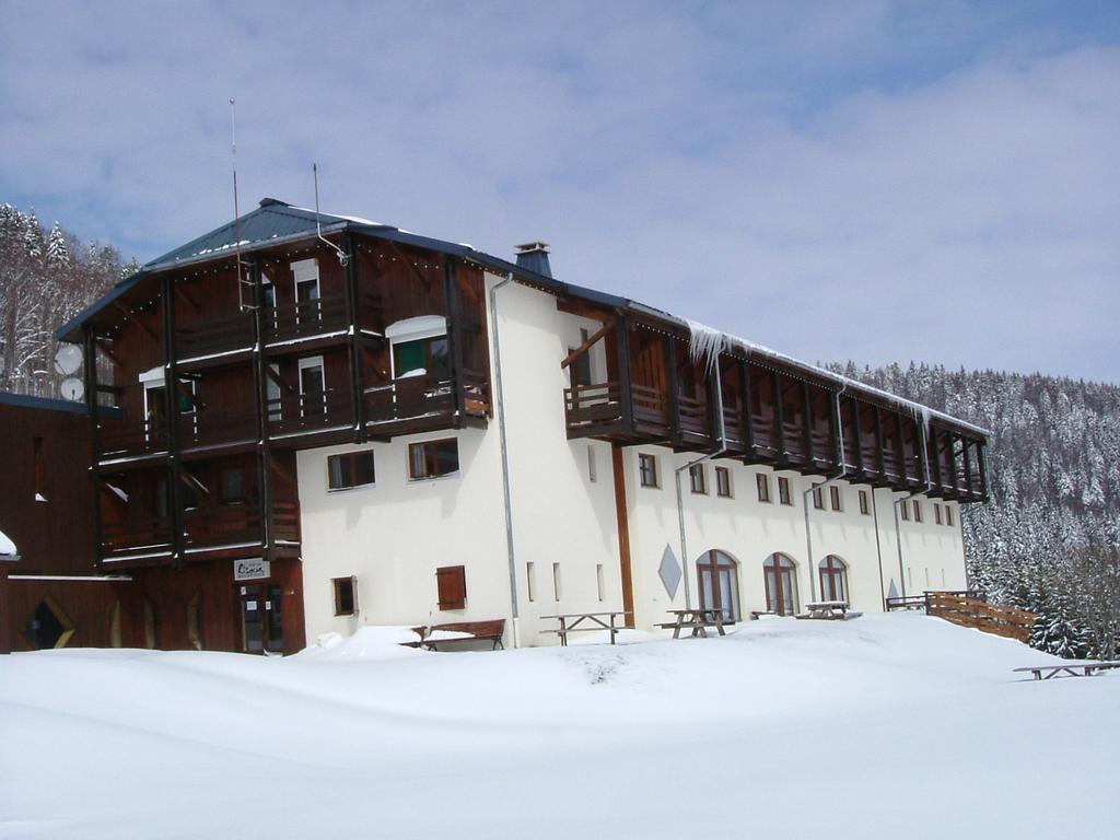 Hotel Club Le Risoux Bois-dʼAmont Exterior foto