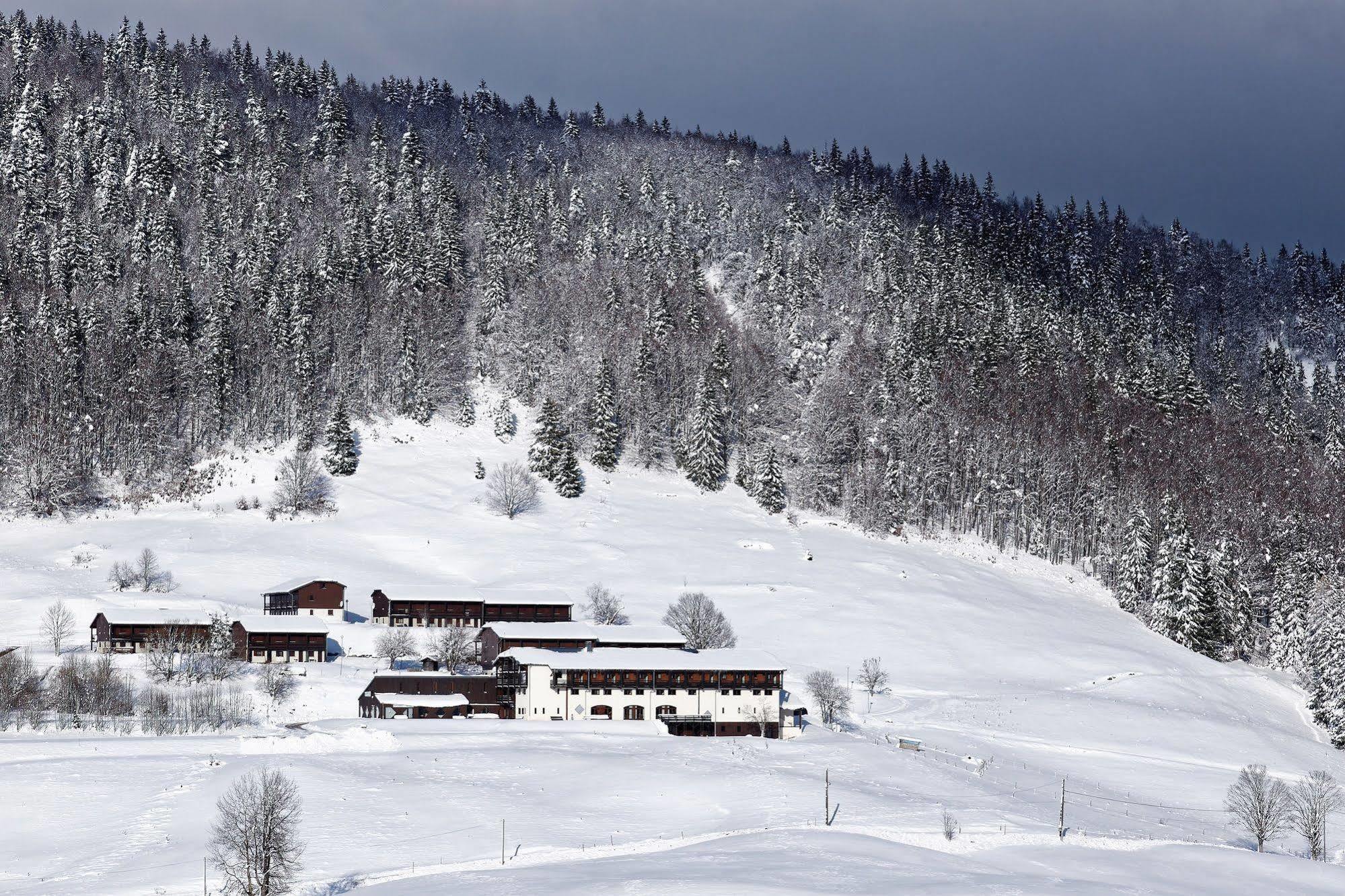 Hotel Club Le Risoux Bois-dʼAmont Exterior foto